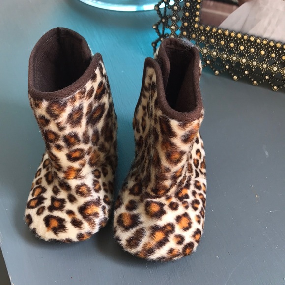 3 for 30! NWOT animal print bootie. - Picture 3 of 3